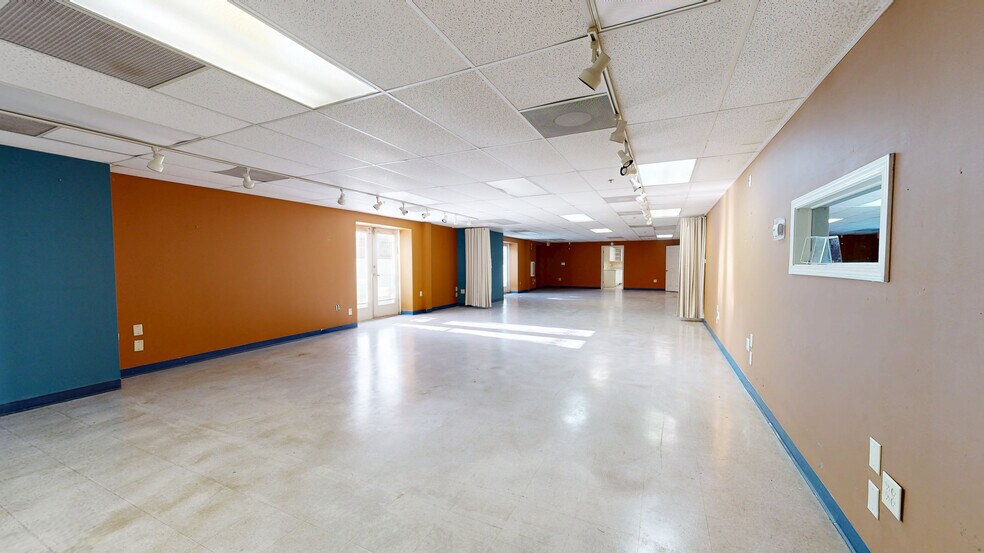More Photos Of 1445 Cleveland Ave, East Point Showroom For Sale
