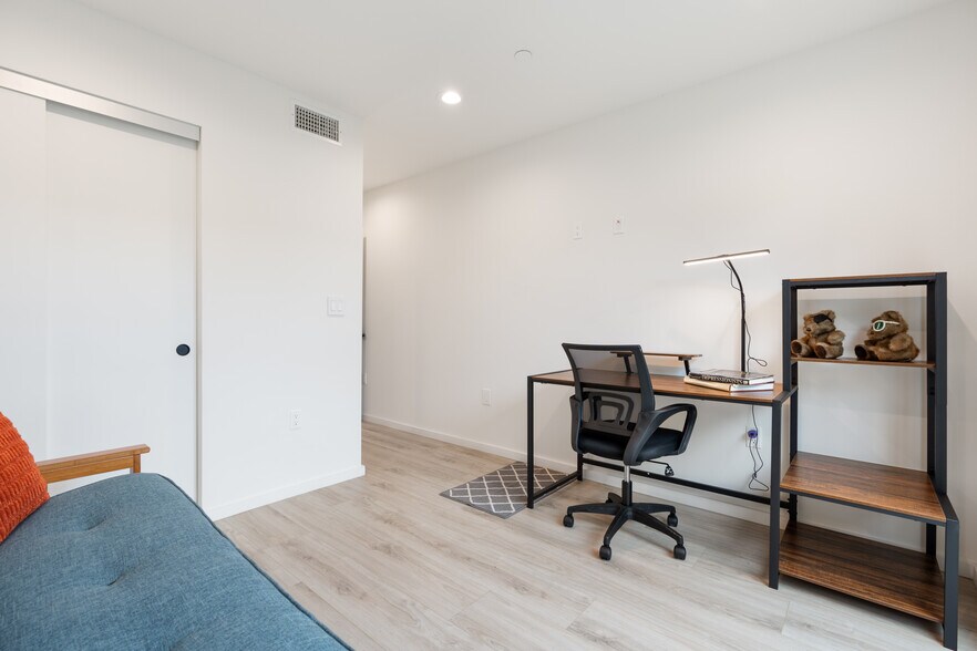 More Photos Of 1035 N Serrano Ave, Los Angeles Apartments For Sale