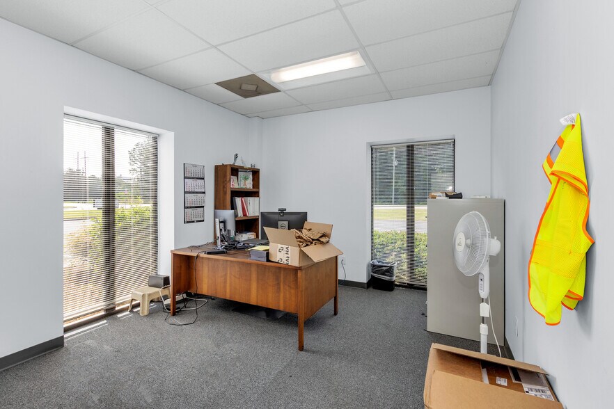 More Photos Of 1703 Marvin Griffin Rd, Augusta Light Distribution For Lease