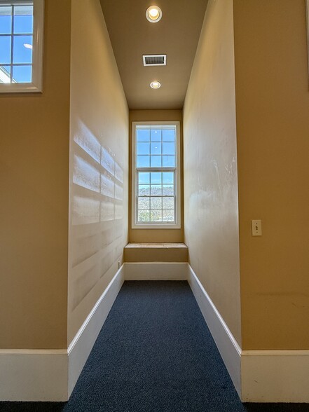 More Photos Of 40 Summers Way, Roanoke Freestanding For Lease