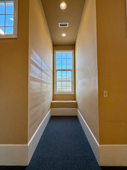 More Photos Of 40 Summers Way, Roanoke Freestanding For Lease