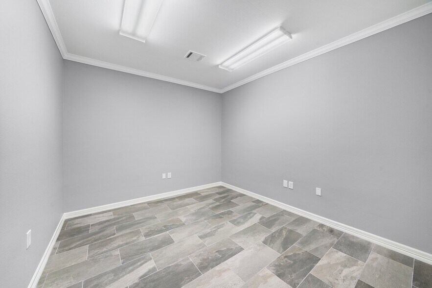 More Photos Of 2743 Smith Ranch Rd, Pearland Loft Creative Space For Sale