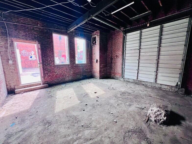 More Photos Of 2705 W Broad St, Richmond Storefront For Lease