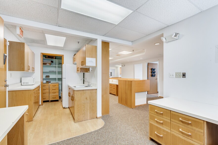 More Photos Of 2525 Harbor Blvd, Port Charlotte Medical For Sale