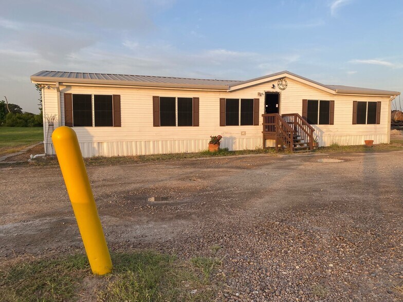 More Photos Of 2933 Hwy 60, Wharton Industrial For Sale