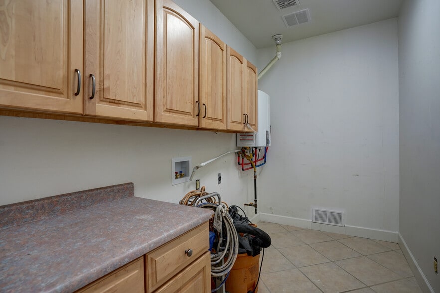 More Photos Of 3760 E Airport Dr, Rimrock Specialty For Sale