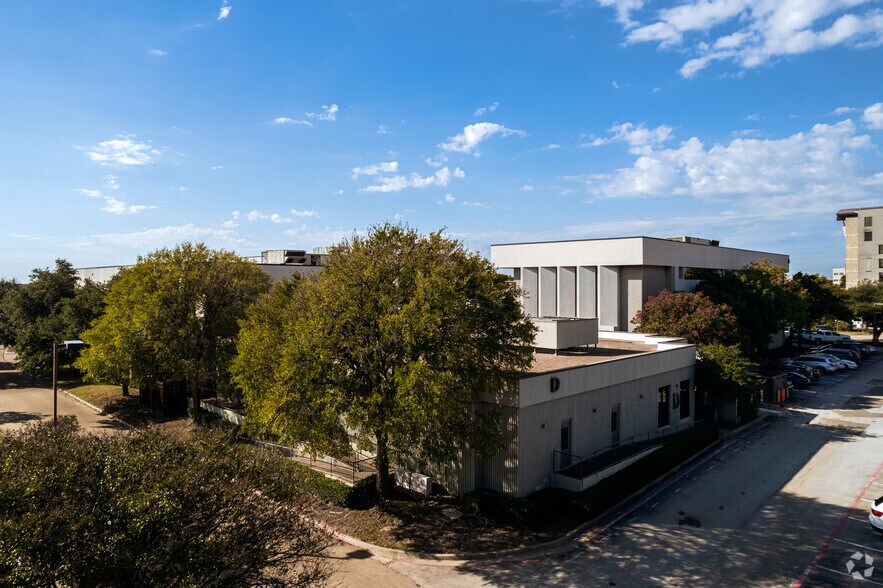 More Photos Of 3801 W 15th St, Plano Medical For Lease