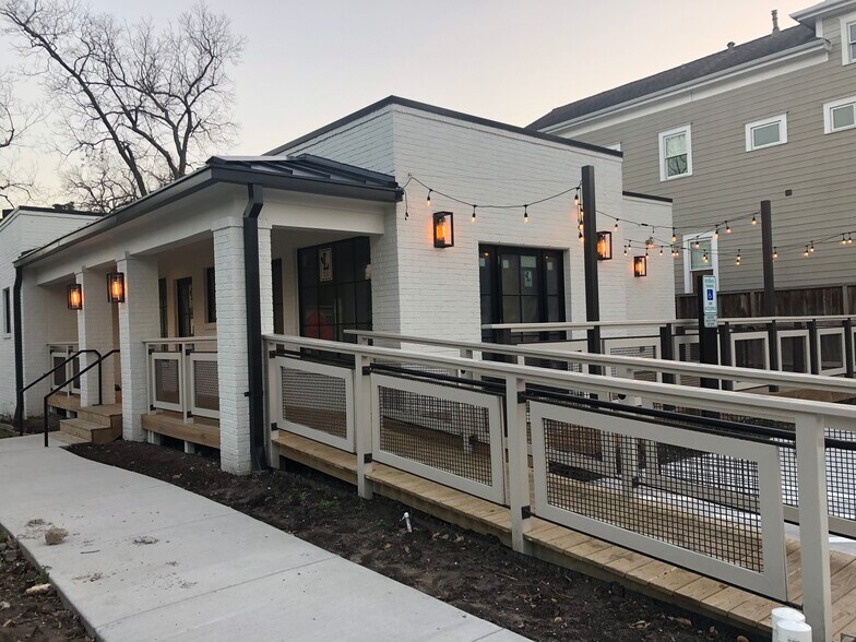 More Photos Of 2601 Baylor St, Houston Restaurant For Lease