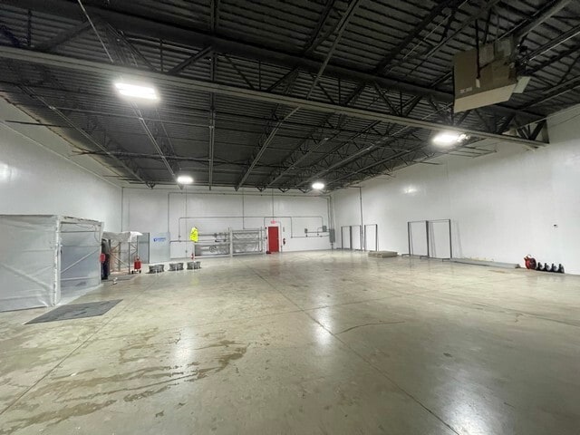 More Photos Of 1221 Commerce Dr, Crete Warehouse For Lease