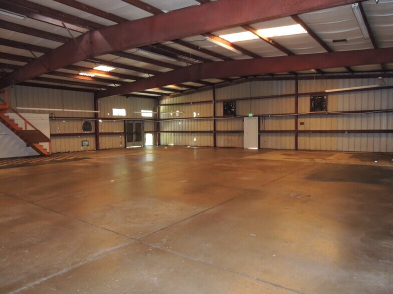 More Photos Of 2311 Whitfield Industrial Way, Sarasota Warehouse For Sale