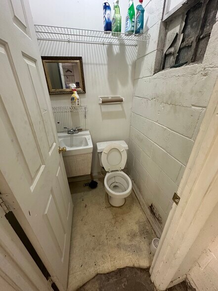 More Photos Of 1237 Watson Blvd, Warner Robins Warehouse For Sale