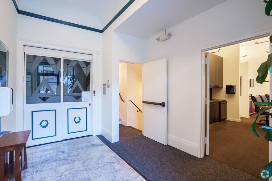 More Photos Of 505 17th Street & 1645 Telegraph Avenue, Oakland Office For Lease