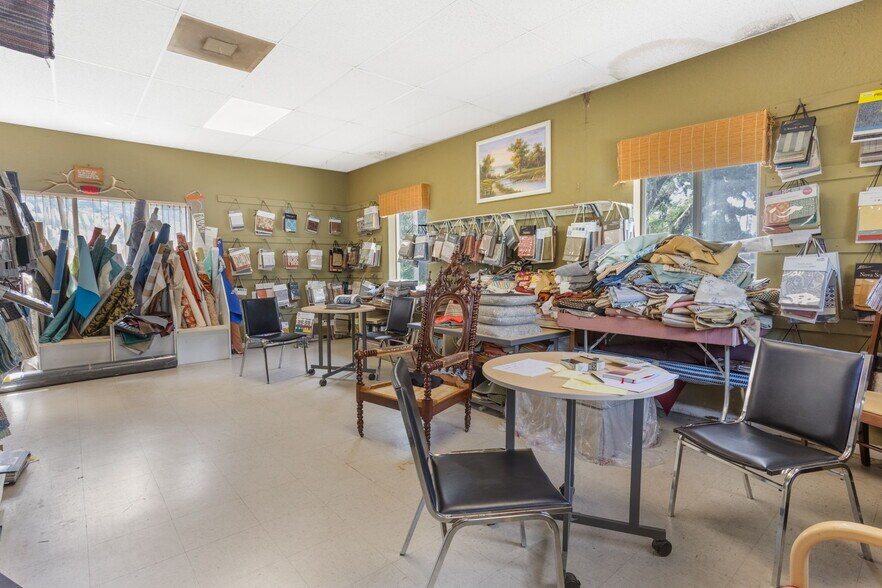 More Photos Of 300 N Dixie Ave, Fruitland Park Self Storage For Sale