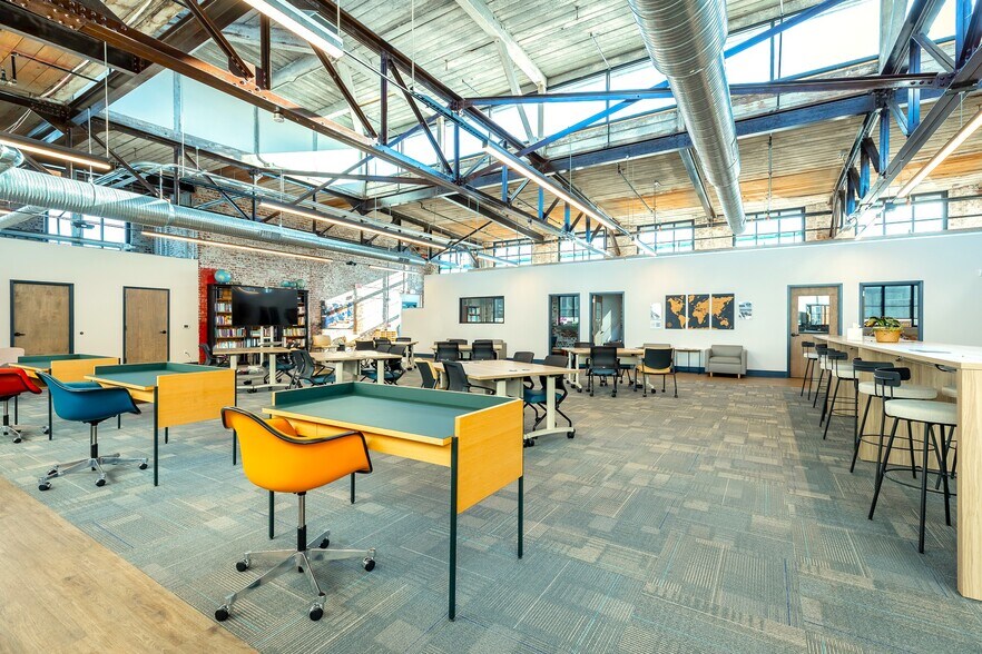 More Photos Of 1601 S Holtzclaw Ave, Chattanooga Office For Sale