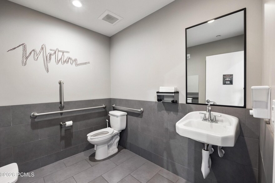 More Photos Of 4554 Forestdale Dr, Park City Light Manufacturing For Sale