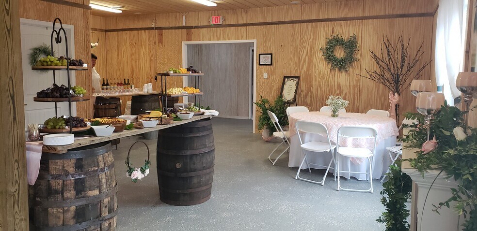 More Photos Of 95 Dot Ln, Tabor City Winery Vineyard For Lease