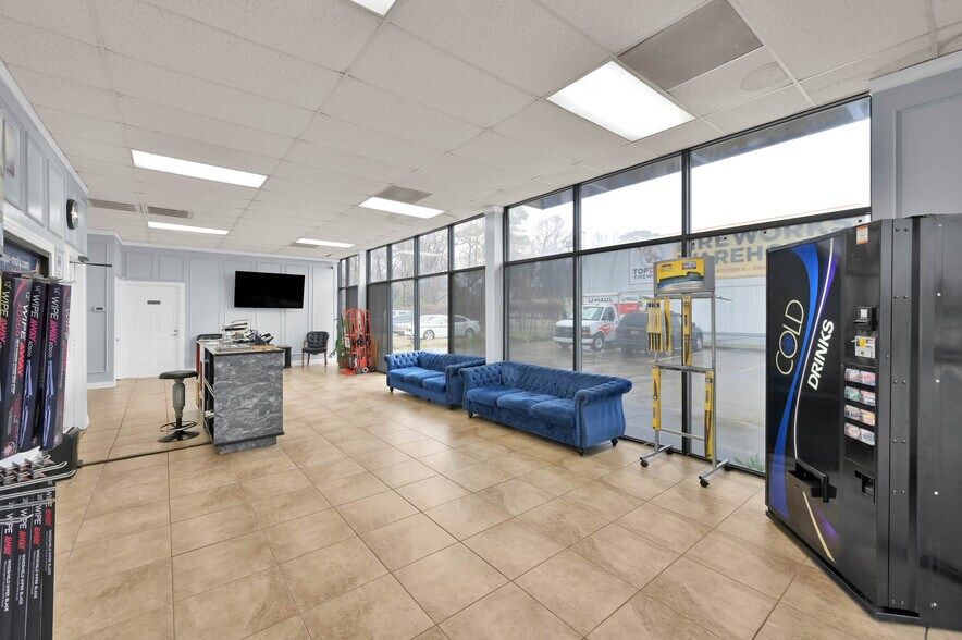 More Photos Of 3050 Farm To Market 2920 Rd, Spring Auto Repair For Sale