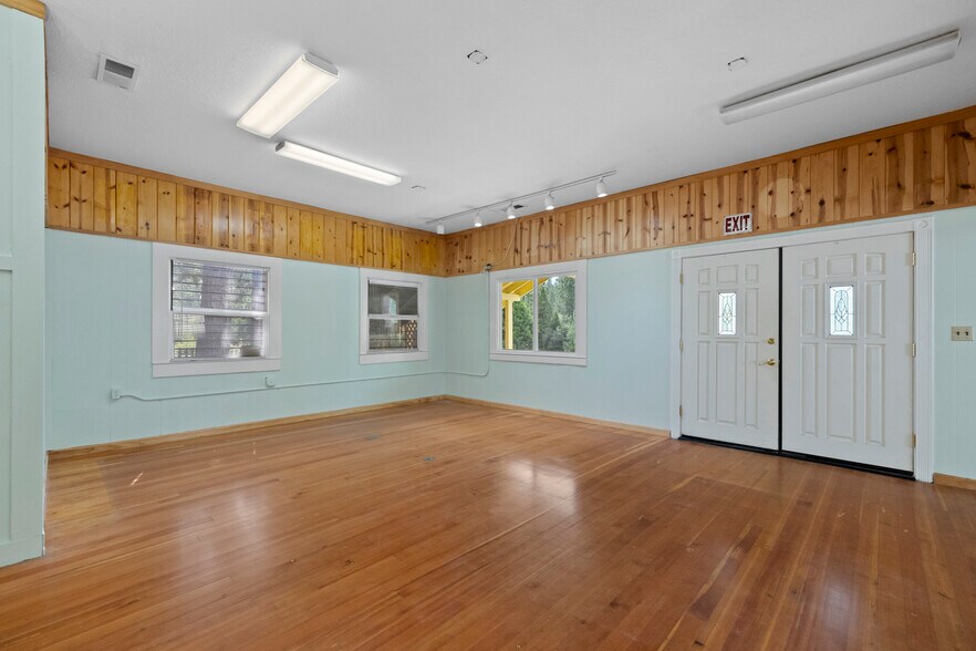 More Photos Of 1137 CA-4 Hwy, Arnold General Retail For Sale