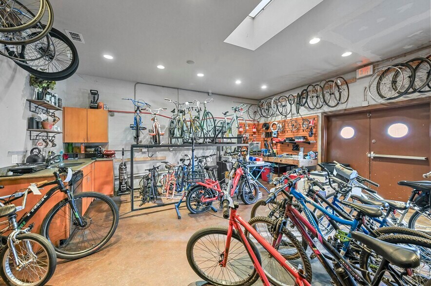 More Photos Of 130 N Main St, Mansfield Storefront Retail Office For Sale