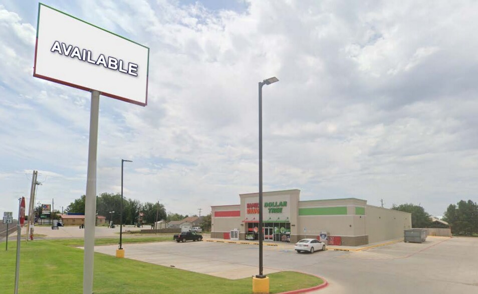 More Photos Of 202 W Hill St, Spur Freestanding For Lease