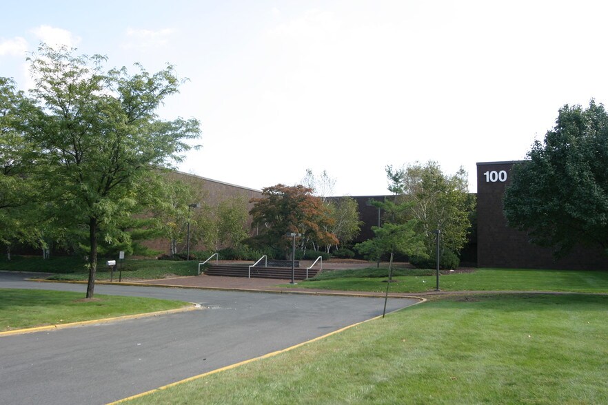 More Photos Of 100 Herrod Blvd, South Brunswick Warehouse For Lease