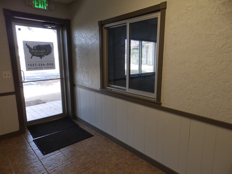 More Photos Of 2005 Tile Factory Rd, Palestine Manufacturing For Lease