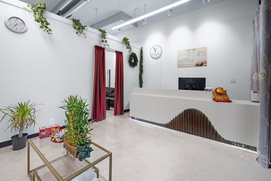 More Photos Of 965 W 18th St, Chicago Apartments For Sale