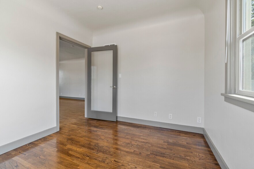 More Photos Of 1216 7th St S, Nampa Office Residential For Lease