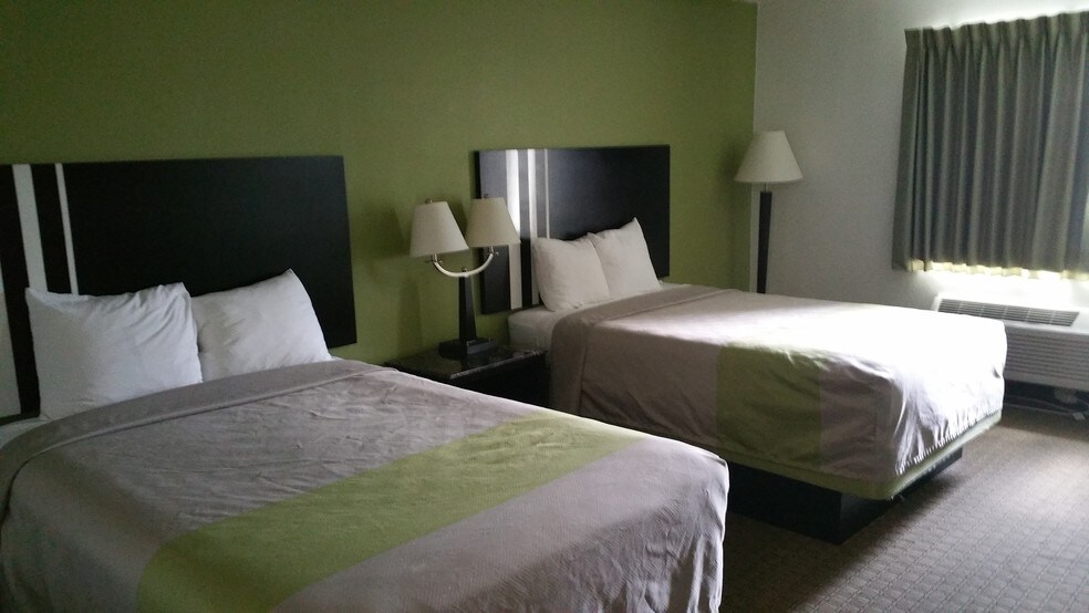 More Photos Of 1605 N University Ave, Lafayette Hotel For Sale