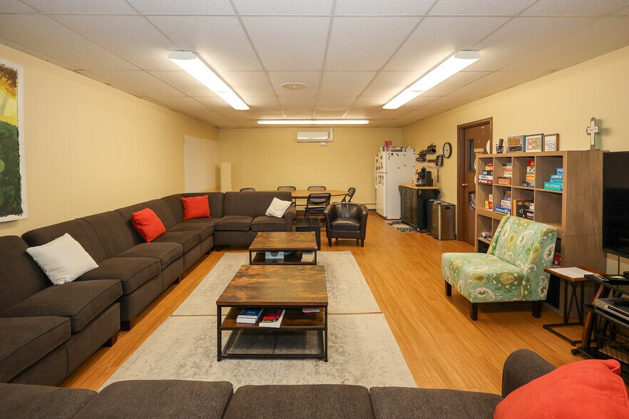 More Photos Of 1135 Buffalo St, Franklin Religious Facility For Sale