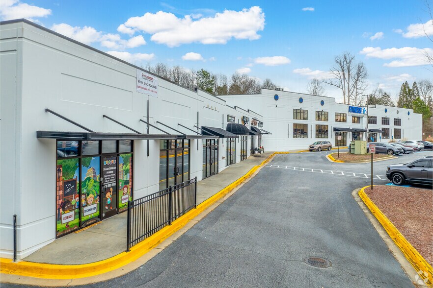 More Photos Of 4425 S Cobb Dr, Smyrna Unknown For Lease