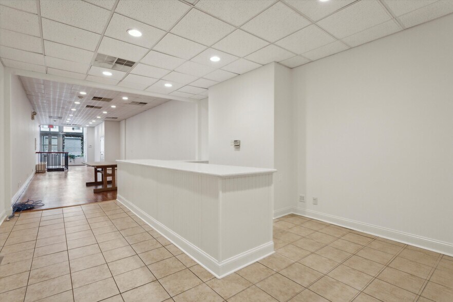 More Photos Of 39 N 3rd St, Philadelphia Storefront Retail Office For Lease