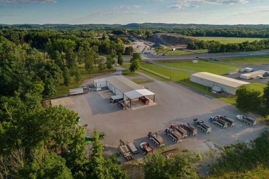 More Photos Of 2533 Highway 41A S, Shelbyville Showroom For Sale