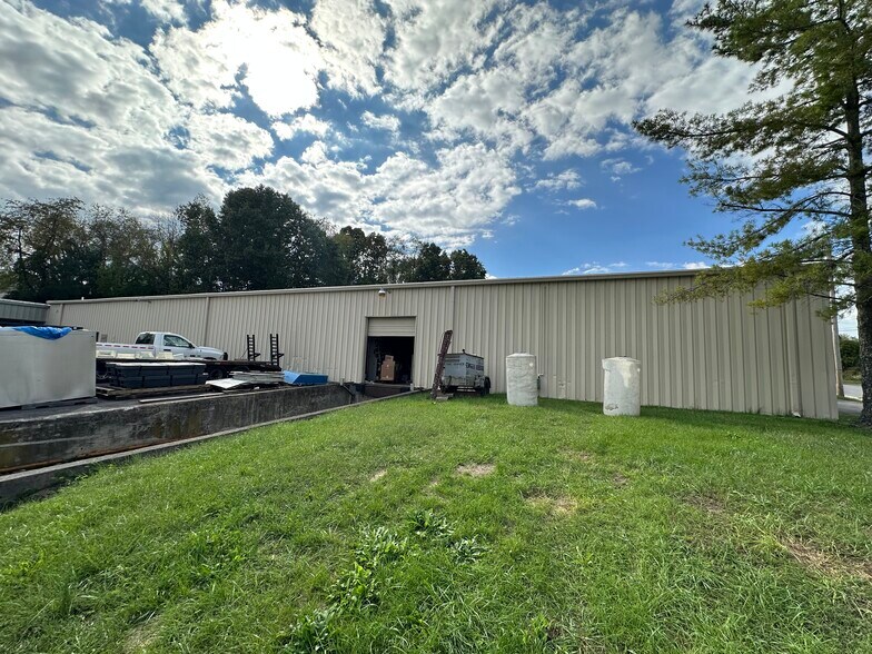 More Photos Of 875 Park St, Christiansburg Warehouse For Sale