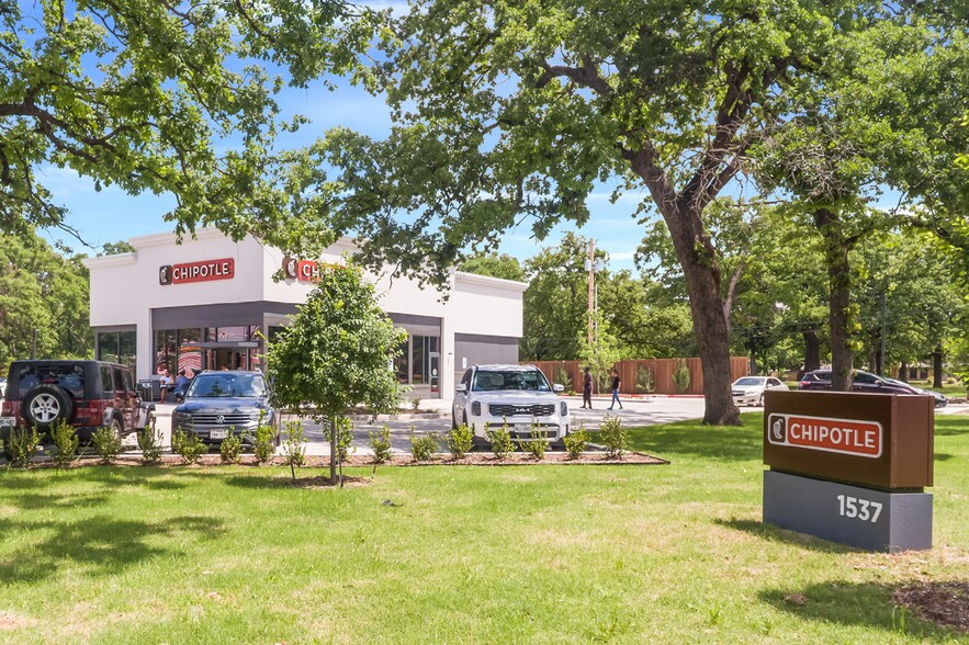 More Photos Of 1537 Randol Mill rd, Arlington Fast Food For Sale
