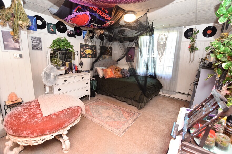 More Photos Of 4034-4036 Grand Blanc Rd, Swartz Creek Freestanding For Sale