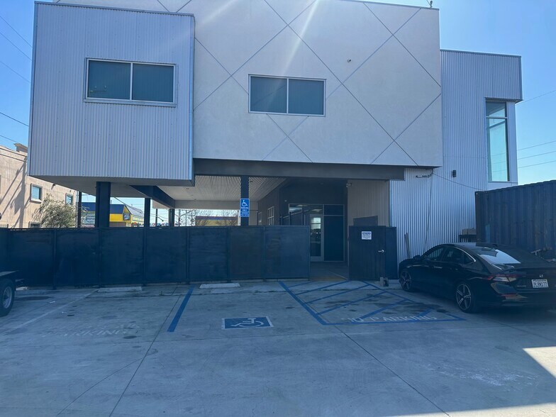More Photos Of 10600 Beach Blvd, Stanton Storefront Retail Office For Lease