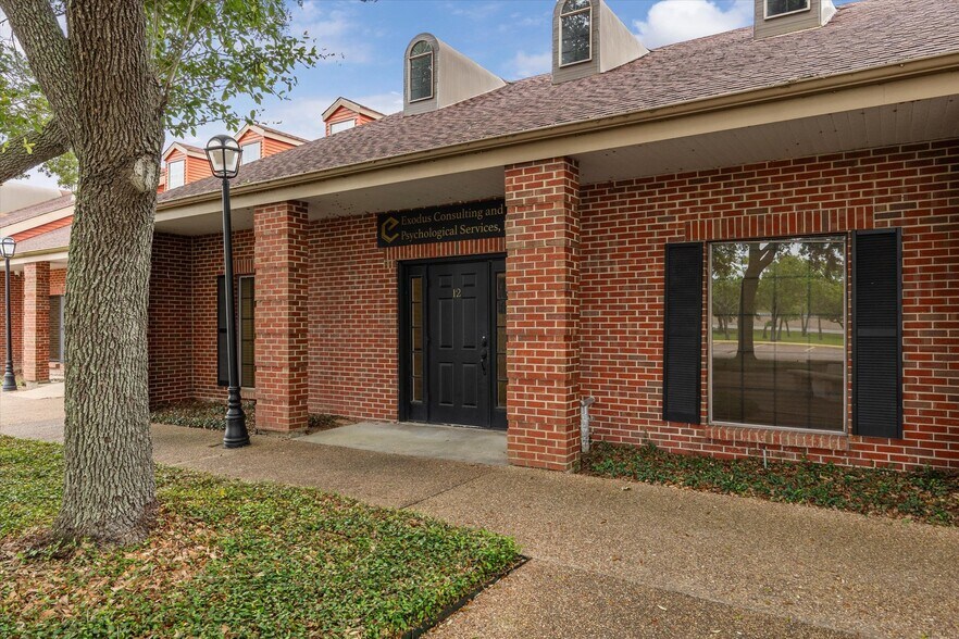 More Photos Of 1501 N Amburn Rd, Texas City Medical For Sale