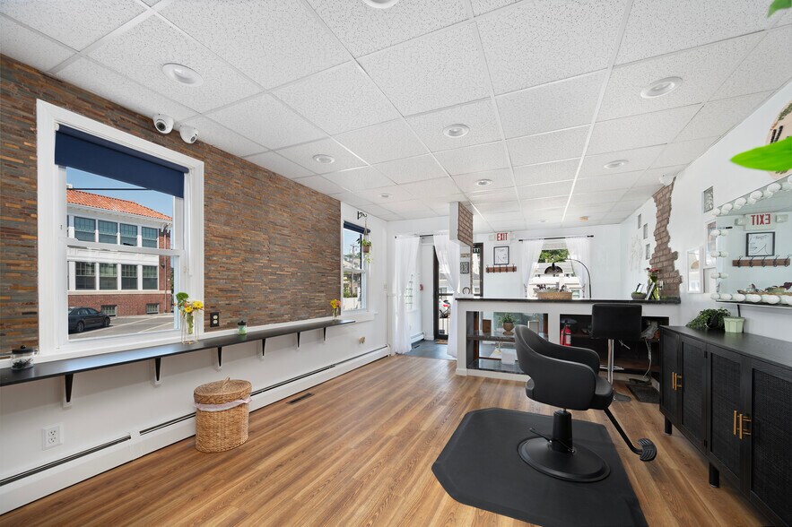 More Photos Of 15 Thomas St, North Providence Freestanding For Sale