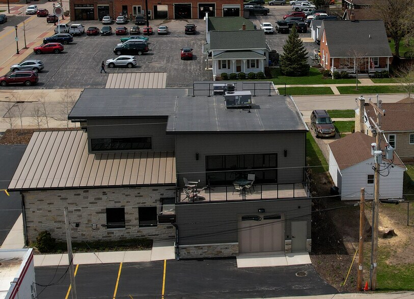 More Photos Of 805 George St, De Pere Office For Sale