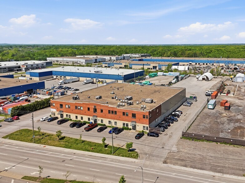 More Photos Of 1233-1241 Dagenais O O, Laval Manufacturing For Lease