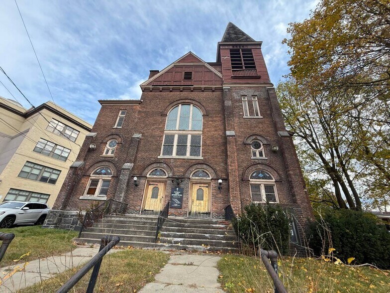 More Photos Of 17 Fremont St, Gloversville Religious Facility For Sale