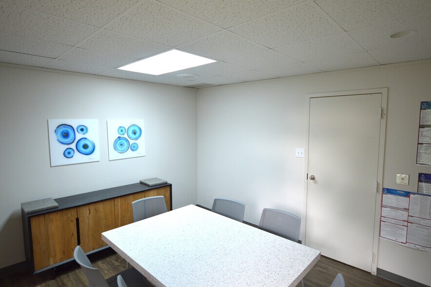 More Photos Of 2241 Peggy Ln, Garland Medical For Sale