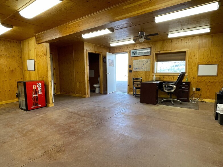 More Photos Of 825 Cannonball dr, Big Water Research And Development For Lease