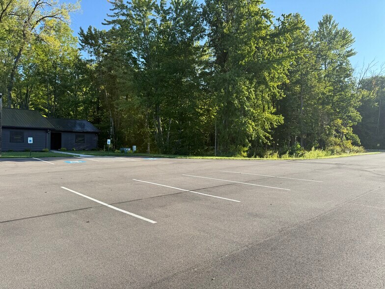 More Photos Of 8287-8289 Loop Rd, Baldwinsville Office For Lease