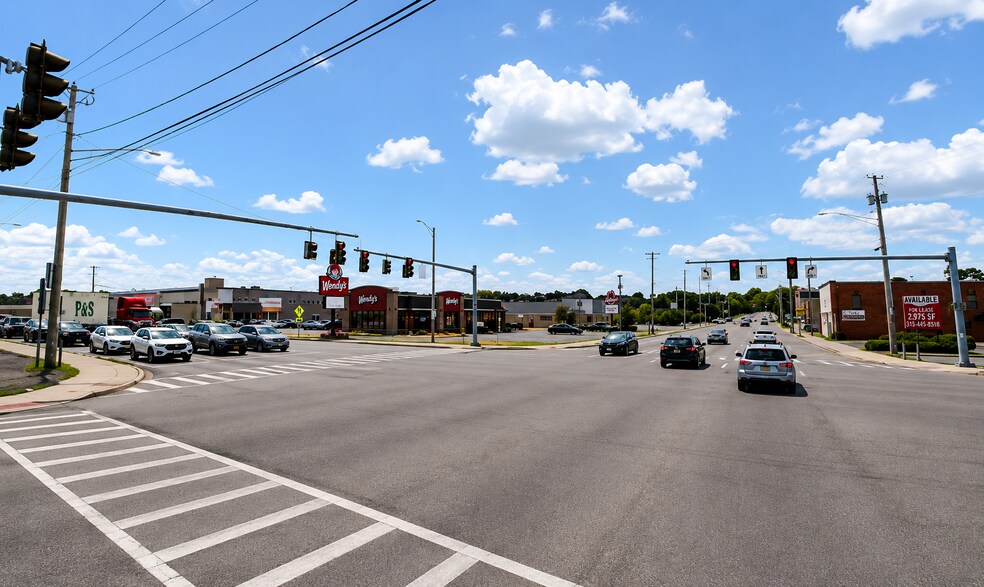 More Photos Of 222 S 2nd St, Fulton Fast Food For Sale