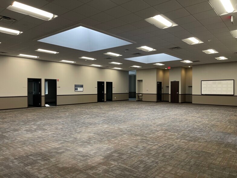 More Photos Of 4610 Progress Dr, Columbus Showroom For Lease