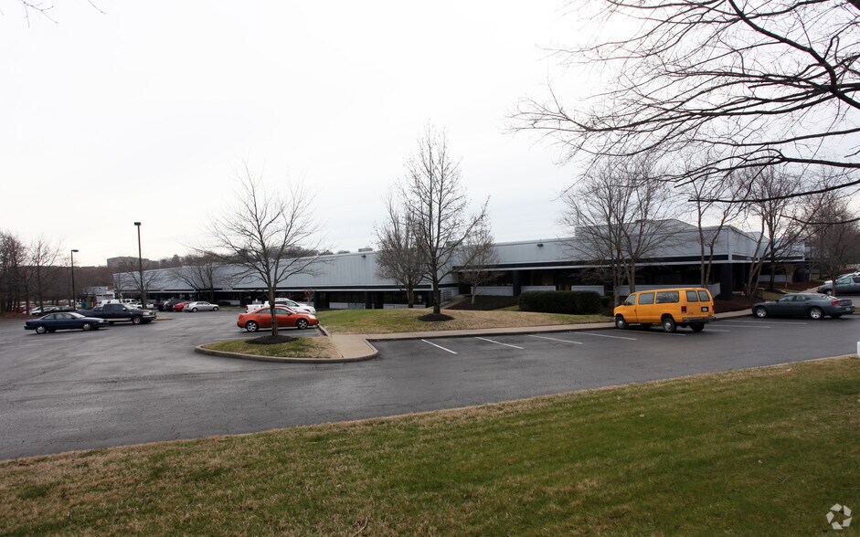 More Photos Of 5000-5010 Linbar Dr, Nashville Light Manufacturing For Lease