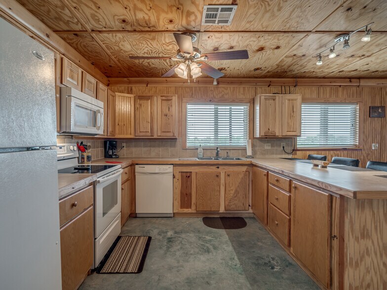 More Photos Of 341070 E 890 Rd, Chandler Lodge Meeting Hall For Sale