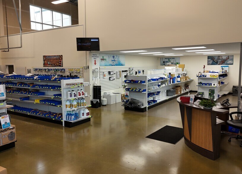 More Photos Of 23184 Fraser Hwy, Langley General Retail For Lease
